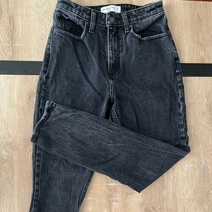 Abercrombie “Curve Love” Mom Jeans, size 26/2L